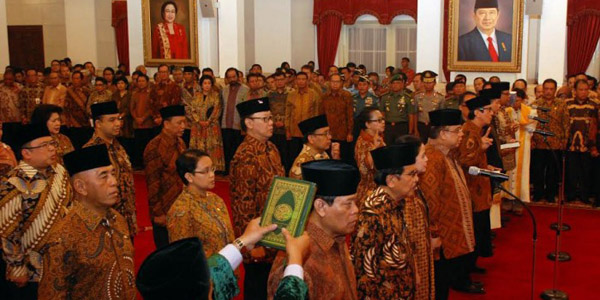 Bahas Tol Laut, Jokowi Kumpulkan Menteri
