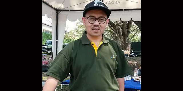 Ketika Menteri Sudirman Said Kerja Bakti Bersihkan Kantor di Sabtu Pagi