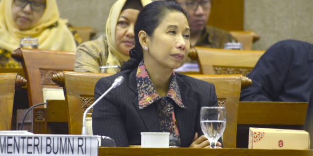 Menteri Rini Terisak Di Hadapan Para Petani Tebu, Ada Apa?