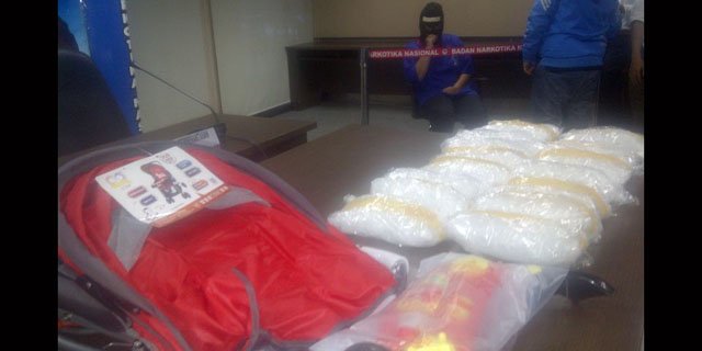 Sabu Seberat 16 Kilo Diselundupkan Pakai Kereta Bayi