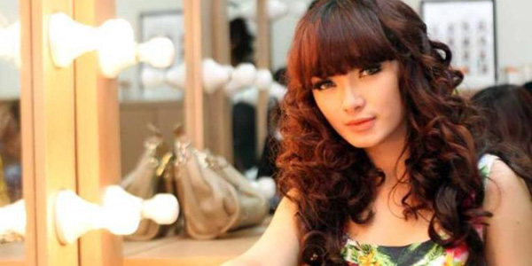 Zaskia Gotik, Hobi Koleksi Tas dan Sepatu