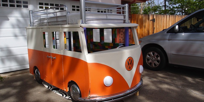 Demi Anak, Ayah Bikin Tempat Tidur Sekaligus Taman Bermain dari VW