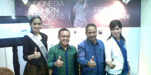 Batik Banyuwangi Unjuk Gigi di Panggung Indonesia Fashion Week