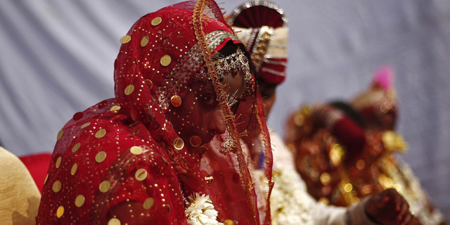 Gara-Gara Pengantin Pria Sakit, Pengantin Wanita Ganti Pasangan Saat Upacara Pernikahan
