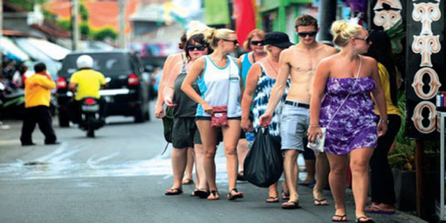 Turis Australia di Bali. (Foto: BeritaPrima/dok)