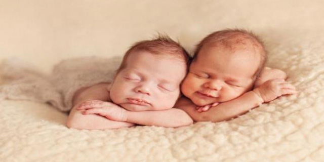 Aneh, Bayi Kembar Ini Punya Dua Ayah Berbeda