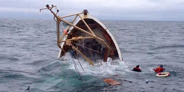 Pemeritah Tenggelamkan Kapal Pencuri Ikan Asal Malaysia