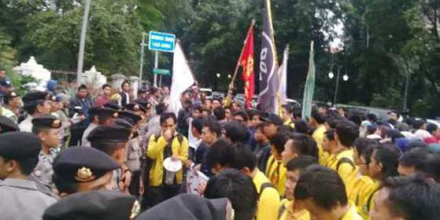 Demo Jokowi di Istana Bogor, BEM Se-Indonesia Tolak Pelantikan BG