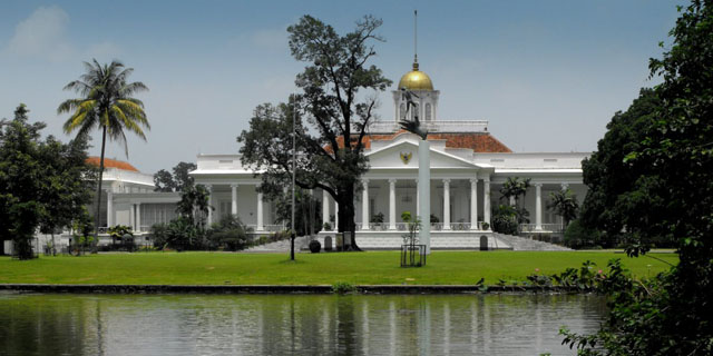 Pria Stres Bobol dan Berkeliaran di Istana Bogor