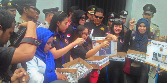 Koin untuk Abbot Mulai Diserahkan ke Kedubes Australia