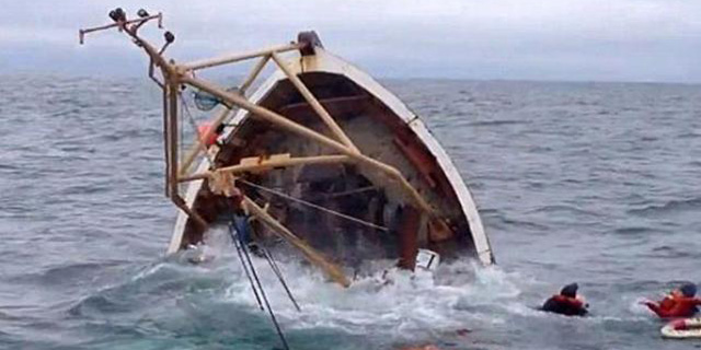 Kelebihan Muatan, Kapal Penyeberangan Tenggelam di Gowa