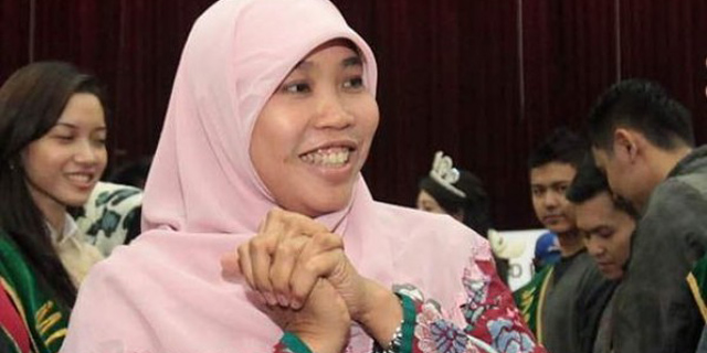 Istri Gubernur Aher Borong Batu Akik 6 Kilogram