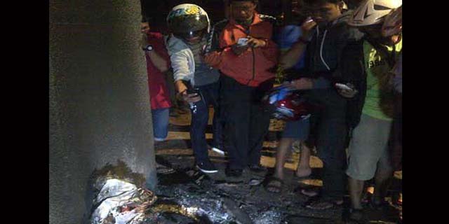 Miris, Pasutri Ini Bakar Bayinya Karena Tak Mampu Bayar Pemakaman