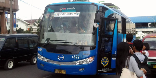Pelajar Bandung Gratis Naik Bus Baru Setiap Senin dan Kamis