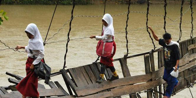 jembatan-rusak-di-lebak
