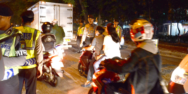Posting Polisi Rasis Di Facebook, Pria Ini Dicokok Polisi