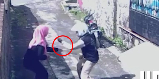 VIDEO: Begal Ini Rela Kehilangan Motor Demi Tas Hasil Jambretan