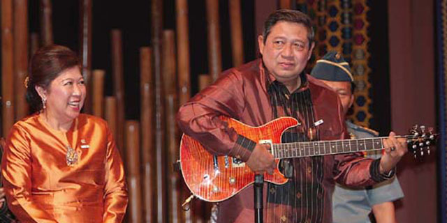 SBY: Tak Mau Serius-Serius, Saya Hadiahkan Sebuah Lagu