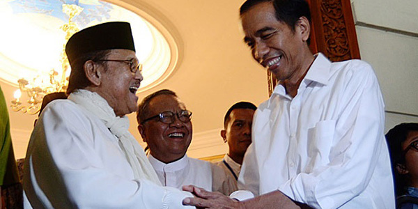 Setelah Prabowo, Jokowi Undang BJ Habibie ke Istana