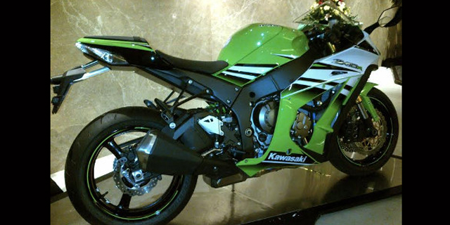 Kawasaki Ninja ZX10R dan Ninja 300 Resmi Diluncurkan