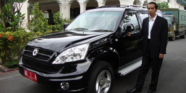 Rencana Gandeng Proton, Jokowi  Disambut Hujan Kritik