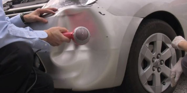Penyok di Bumper Mobil Ternyata Bisa Dibetulin Pakai Hair Dryer
