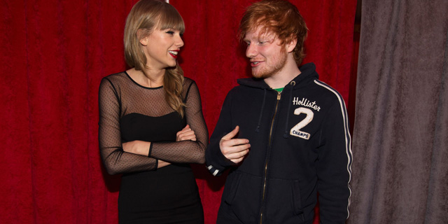 Pestanya Digrebek Polisi, Taylor Swift Ngumpet di Kamar Mandi