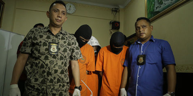 Drummer God Bless Tertangkap dengan Barang Bukti Sabu