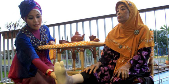 Terlalu Semangat Ngelenong, Kaki Mpok Nori Terkilir