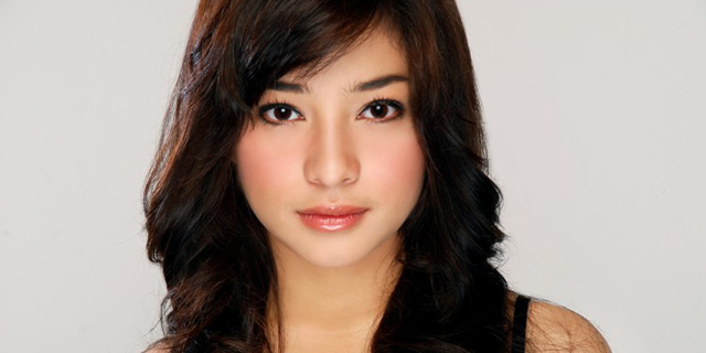 Nikita Willy Lakukan Yoga Untuk Mengencangkan Tubuh