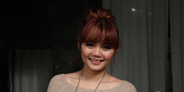 Rina Nose Punya Pacar Baru ?