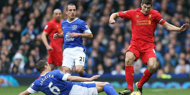 Liverpool Dipaksa Everton Bermain Tanpa Gol
