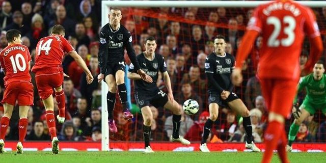 Dwi Gol Henderson dan Sturridge Menangkan Liverpool Atas Burnley