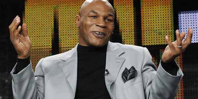 Mike Tyson Jagokan Pacquiao Dalam Duel Lawan Mayweather