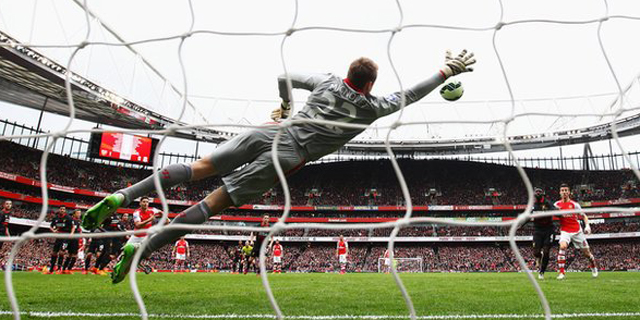 Pecundangi Liverpool 4-1, Arsenal Geser ManCity