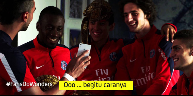 Video: Lucu, Pemain PSG Kenakan Blangkon