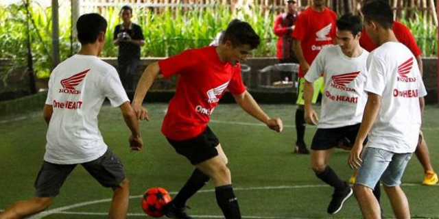 Video: Marquez Dan Pedrosa Main Futsal Di Jakarta
