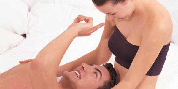 Siapa Bilang Bercinta Bisa Lemahkan Kemampuan Nahan Kencing