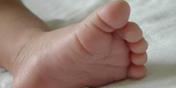 Tak Henti Nangis, Ayah Lempar Bayi 15 Hari Keluar Jendela