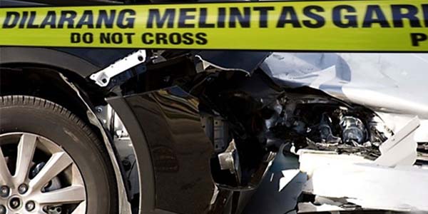 Tabrakan Beruntun di Tol Arah Cawang, Sopir Truk Terjepit