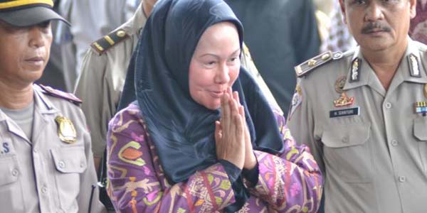 Pemenangan Atut Jadi Gubernur Ternyata Gunakan Dana Hibah