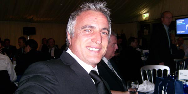 Nyalon Presiden FIFA, David Ginola Siap Saingi Blatter