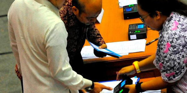 Ini Dalih Anggota DPR Menolak Absen Gunakan Sidik Jari