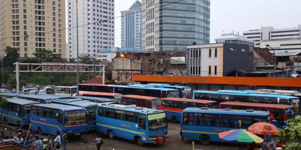 Tarif Angkutan Umum DKI Turun Rp 500 Mulai Hari Ini