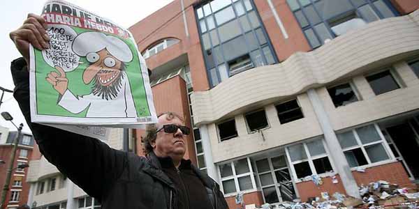 Serangan Ke Charlie Hebdo Karena Hina Nabi Muhammad