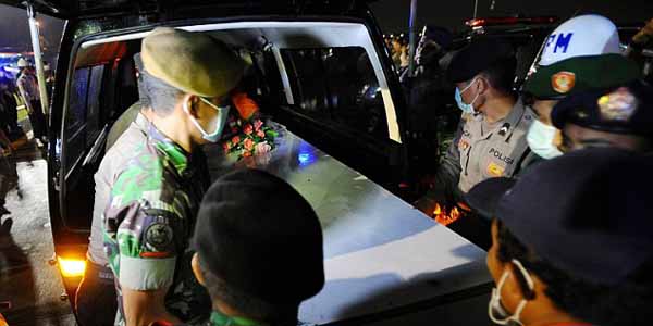 Masih 12 Jasad Korban AirAsia QZ8501 Belum Teridentifikasi