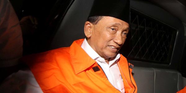 KPK Sita Sejumlah Rumah Fuad Amin di Surabaya