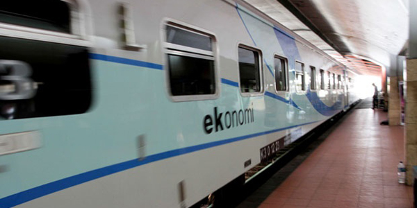 Mulai Maret, Tiket Kereta Malang-Jakarta AC Turun Jadi Rp 65 Ribu