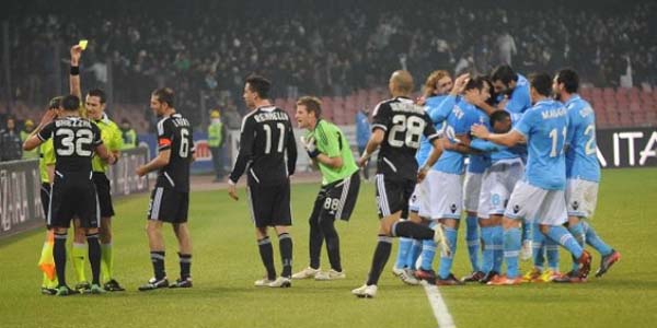 Habisi Cesena 4-1, Napoli Tambah Poin