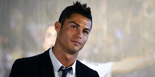 Ronaldo Disebut Pemain Terkuat Sepanjang Sejarah